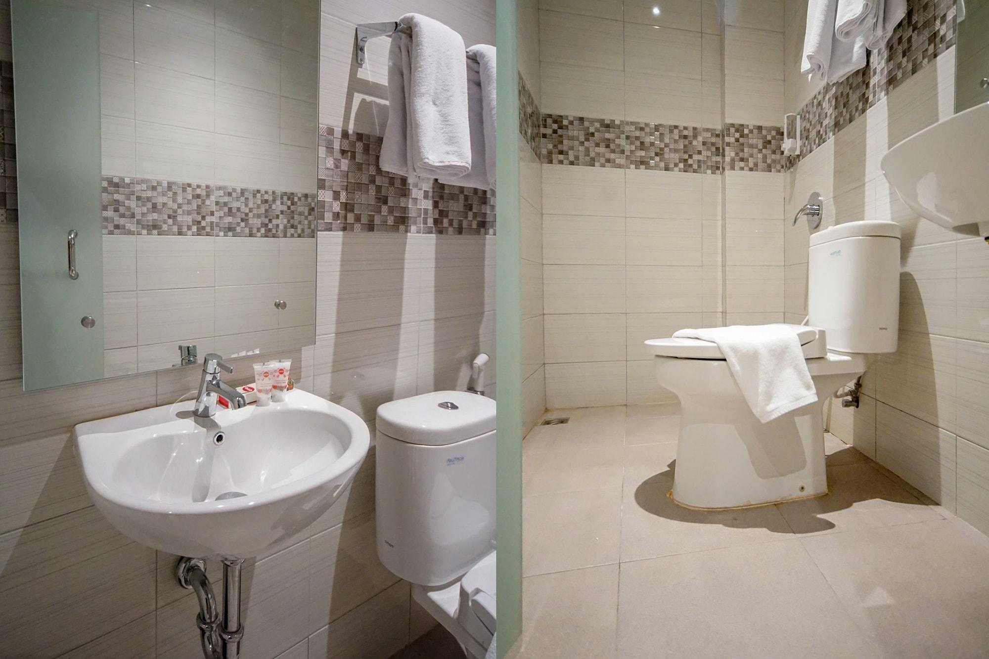 Oyo 344 Kr Hotel Palembang Extérieur photo