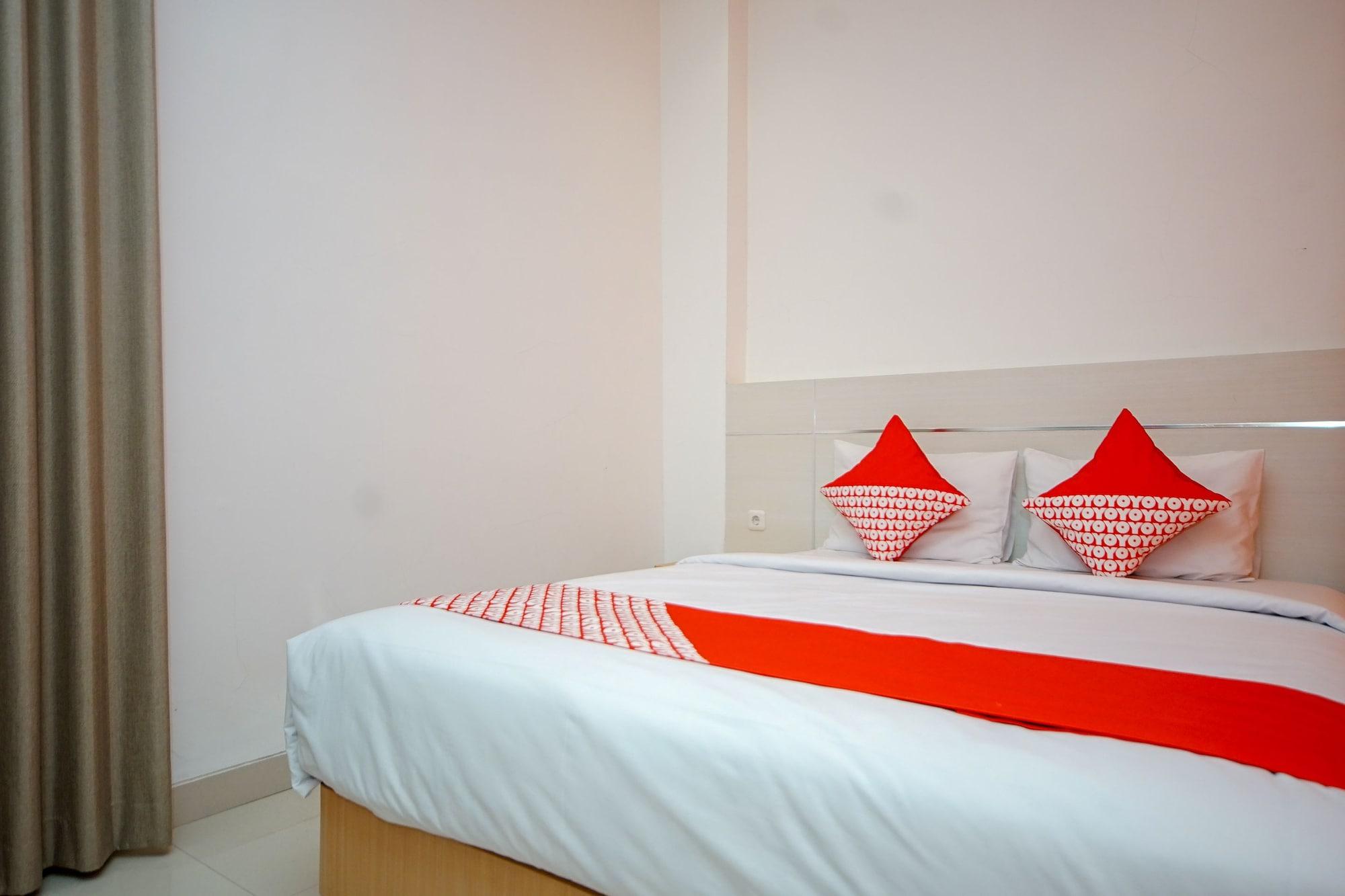 Oyo 344 Kr Hotel Palembang Extérieur photo