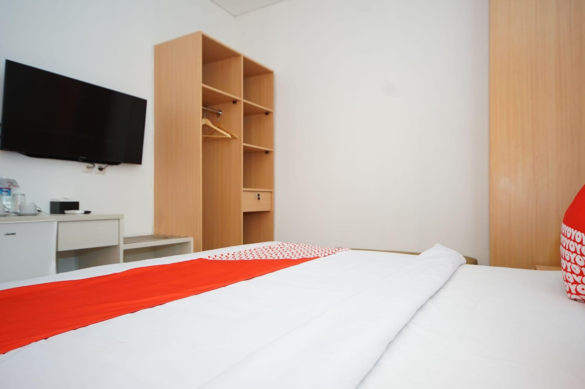 Oyo 344 Kr Hotel Palembang Extérieur photo
