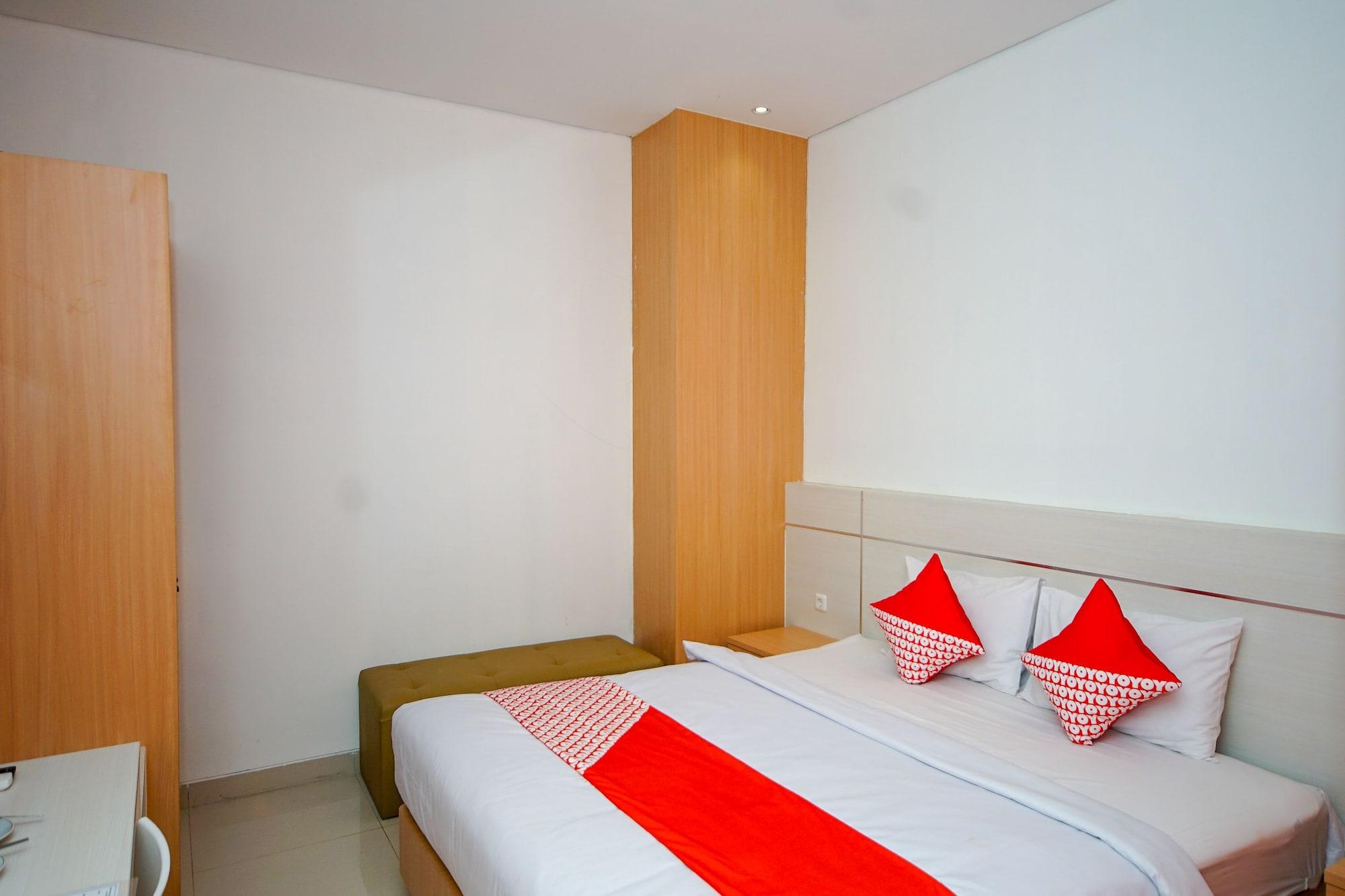 Oyo 344 Kr Hotel Palembang Extérieur photo
