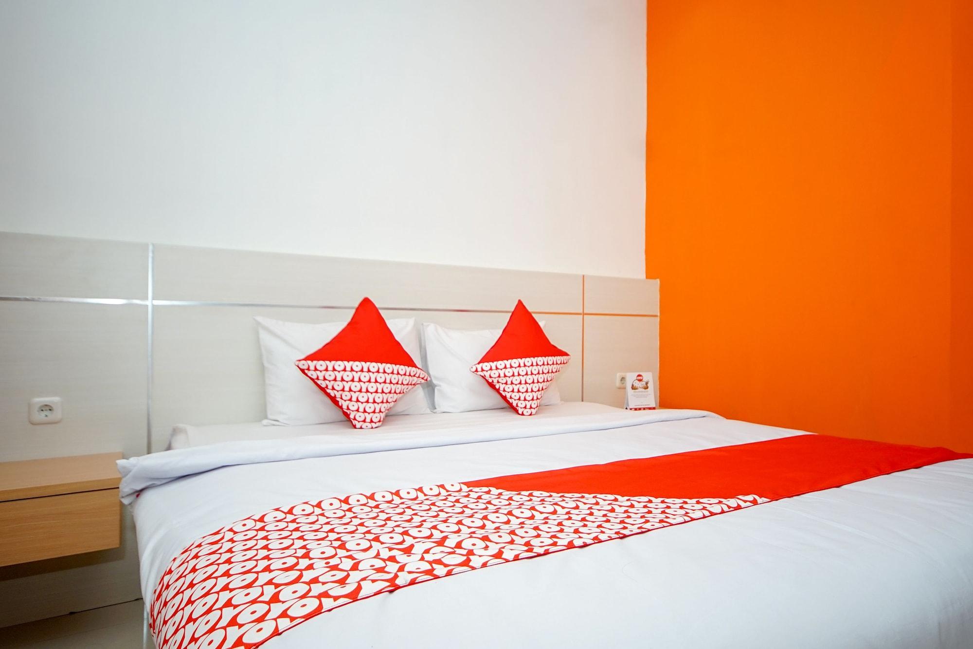 Oyo 344 Kr Hotel Palembang Extérieur photo