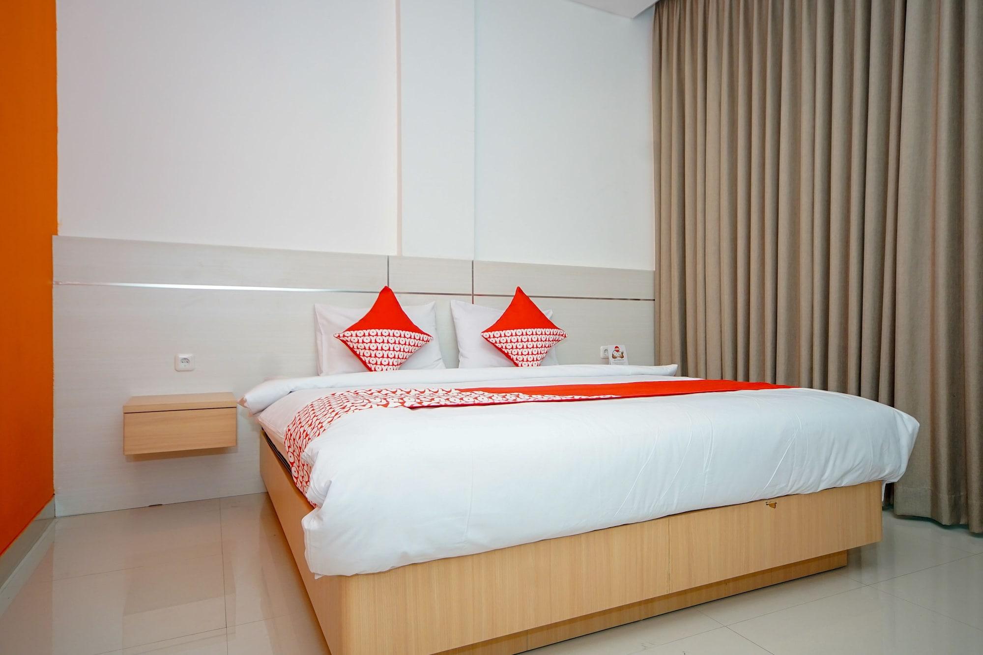Oyo 344 Kr Hotel Palembang Extérieur photo