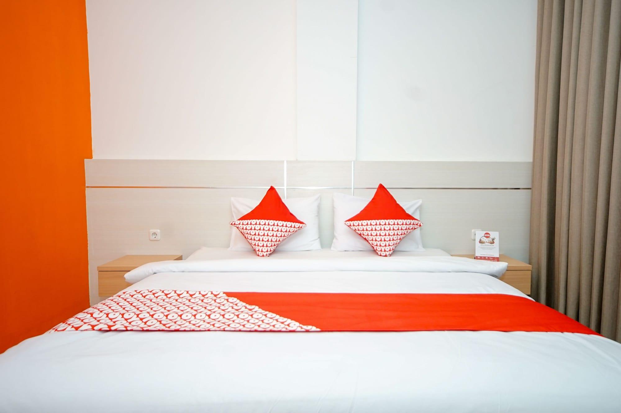 Oyo 344 Kr Hotel Palembang Extérieur photo