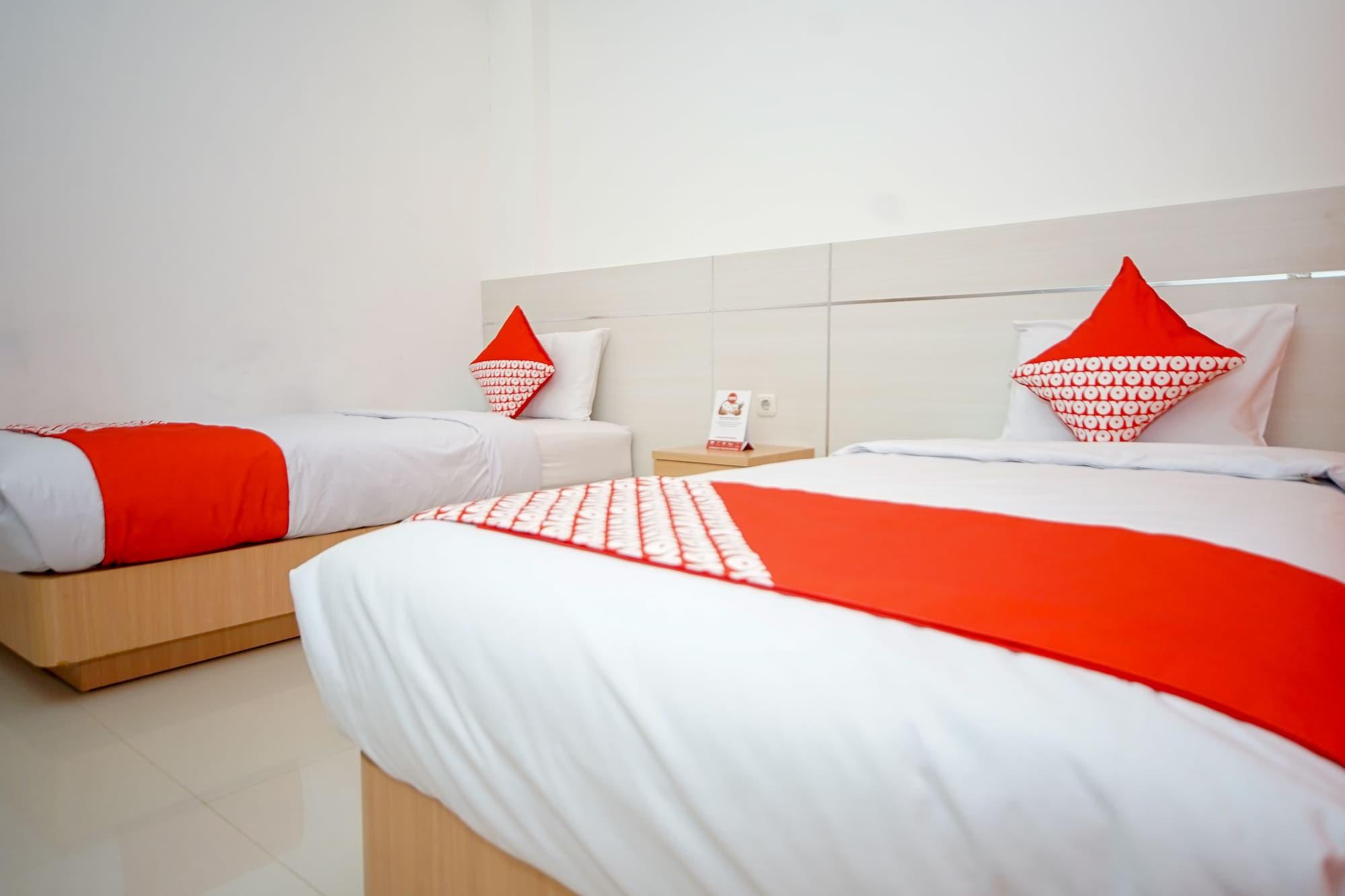 Oyo 344 Kr Hotel Palembang Extérieur photo