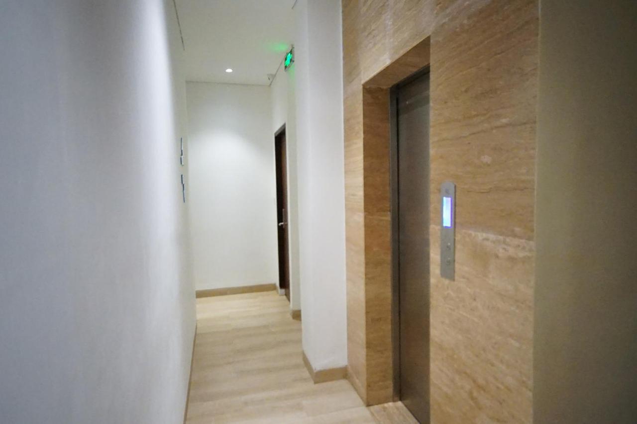 Oyo 344 Kr Hotel Palembang Extérieur photo