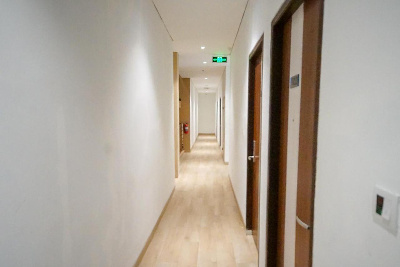 Oyo 344 Kr Hotel Palembang Extérieur photo