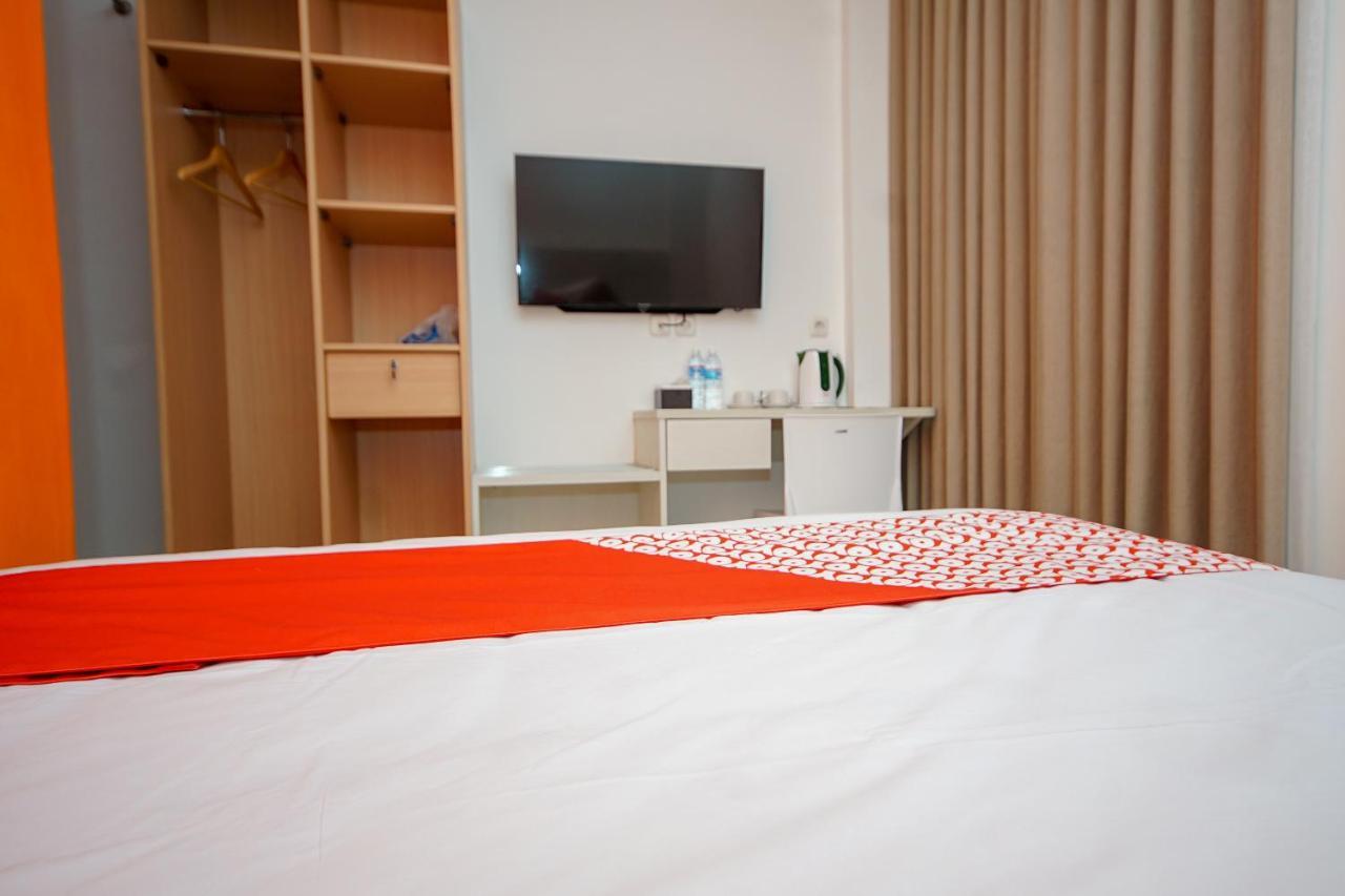 Oyo 344 Kr Hotel Palembang Extérieur photo