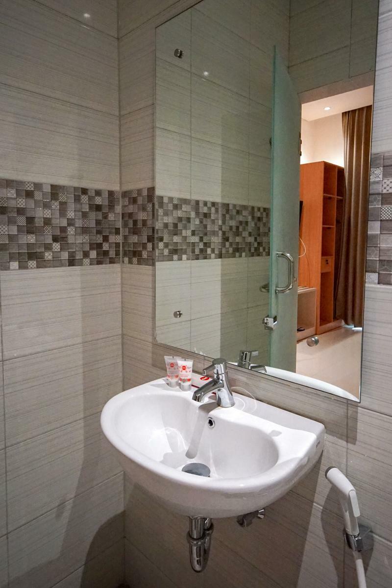 Oyo 344 Kr Hotel Palembang Extérieur photo